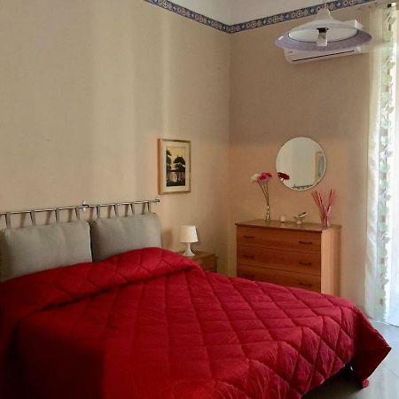 Apartment For 2 In Catania, B&B Le Voci Del Mercato Luaran gambar