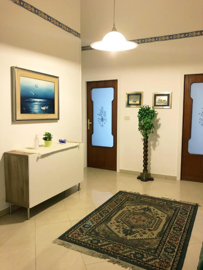 Apartment For 2 In Catania, B&B Le Voci Del Mercato Luaran gambar