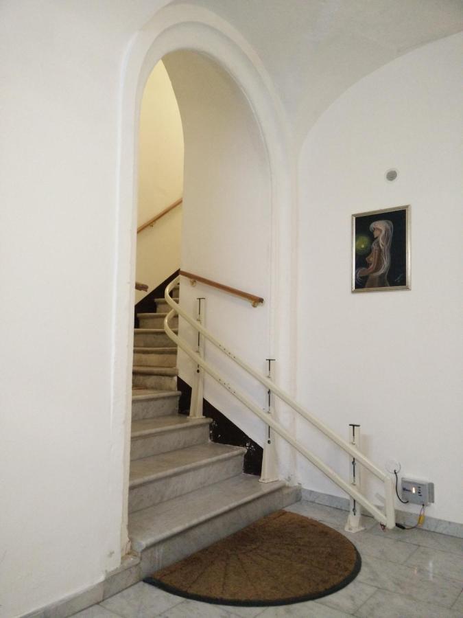 Apartment For 2 In Catania, B&B Le Voci Del Mercato Luaran gambar