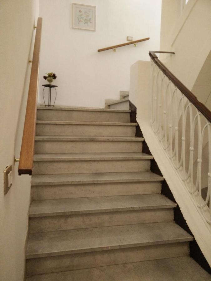 Apartment For 2 In Catania, B&B Le Voci Del Mercato Luaran gambar