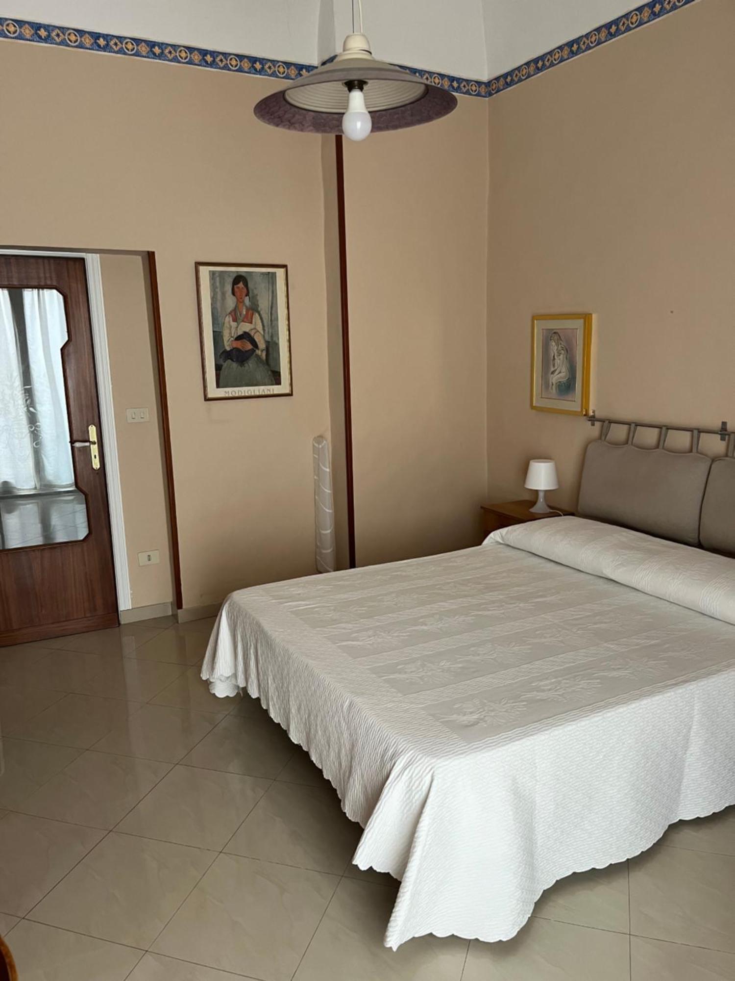 Apartment For 2 In Catania, B&B Le Voci Del Mercato Luaran gambar