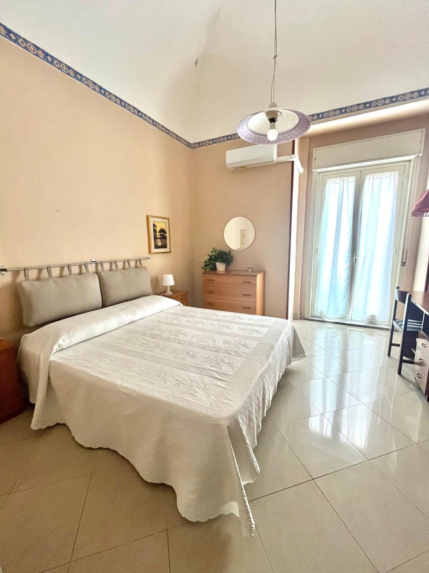 Apartment For 2 In Catania, B&B Le Voci Del Mercato Luaran gambar